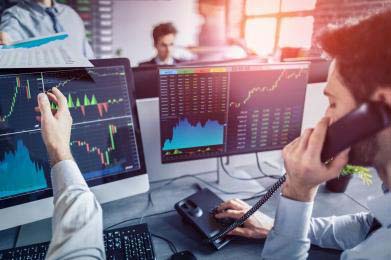 翻倍行情后多名重要股东套现忙，江龙船艇2025年营收腰斩净利润迎上市首亏